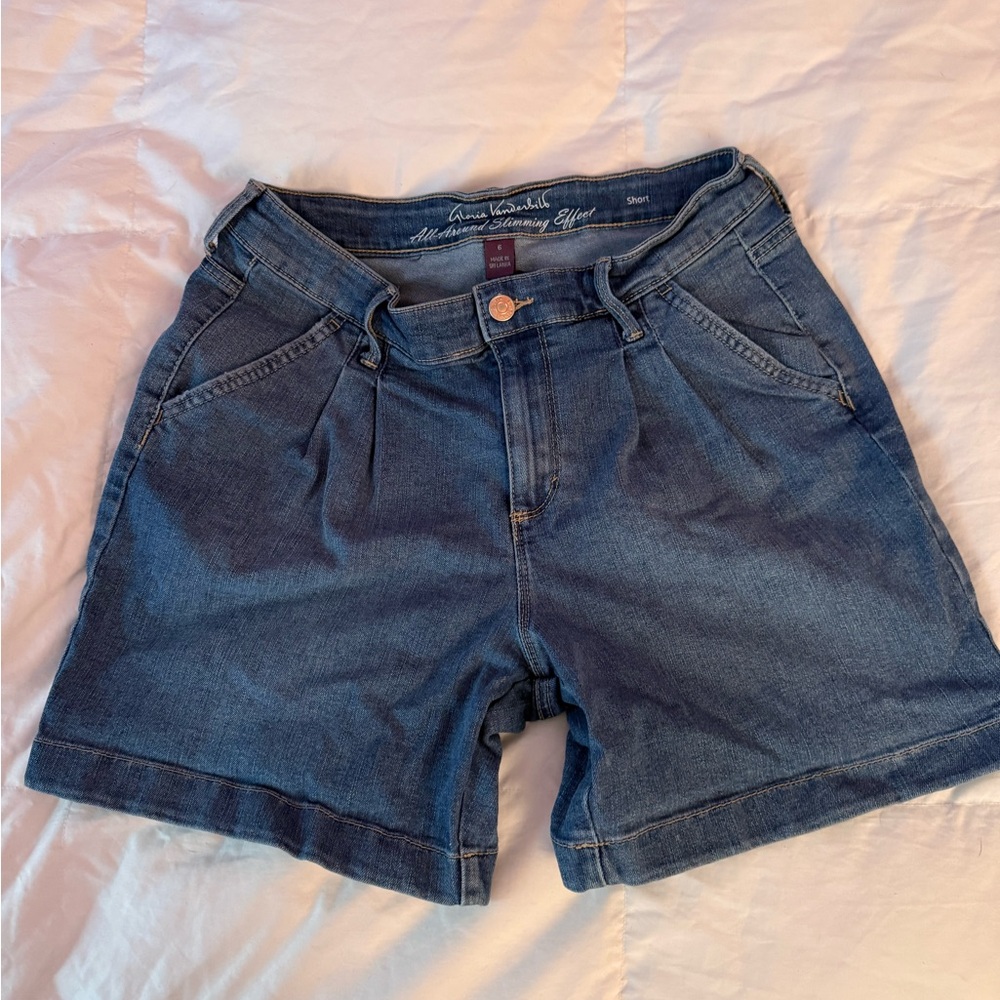 Gloria Vanderbilt Dark Blue Denim Pleated Shorts